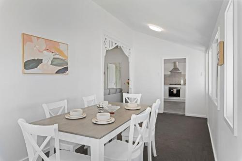 Spacious Dual Retreat Balcony near RBWH and CBD in Windsor