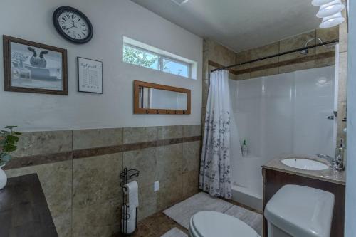 Panguitch Cottage by Jerny - image 10