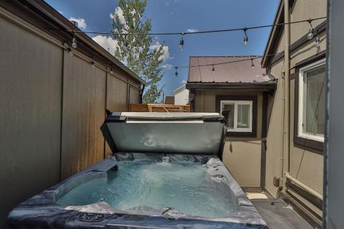 Panguitch Cottage by Jerny - image 8