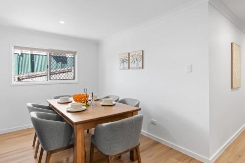 Private Comfort Two Beds in Master near RBWH in Windsor