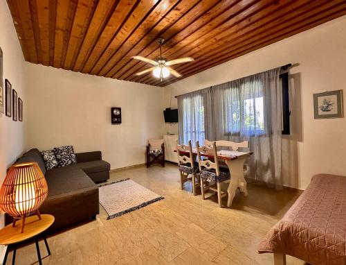 Genari Beach Apartments-Sea  Garden Apartment in Mpouka (Ilia)
