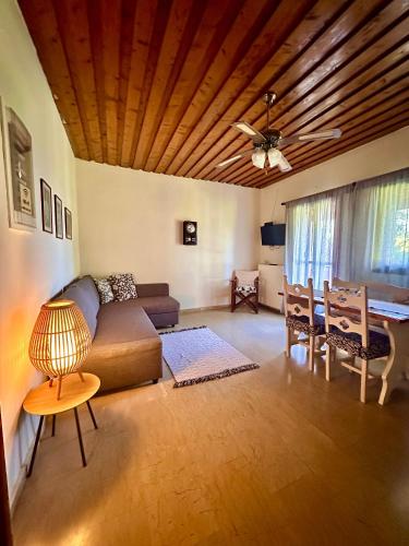 Genari Beach Apartments-Sea  Garden Apartment in Mpouka (Ilia)