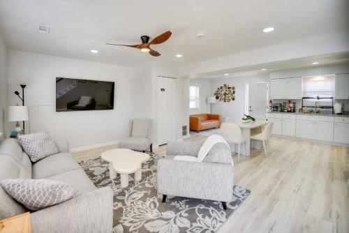 Stay By the Beach! Norfolk Duplex Half-Mi to Ocean