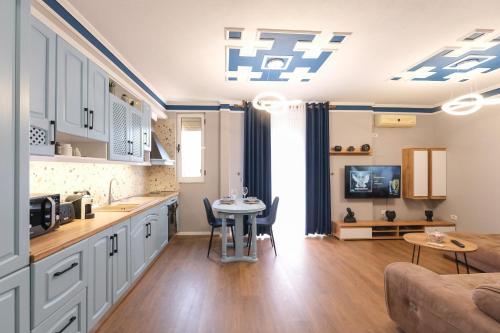 Matisse No15 - One Bedroom Apartment With Balcony, Tirana