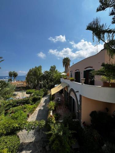 حديقة, Casa Castagna in Lacco Ameno