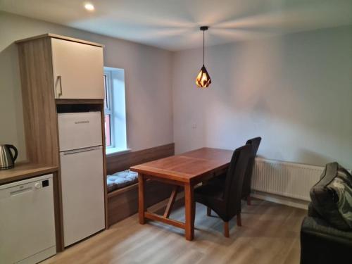 Modern 2 bedroom Apartment with River views in เกลนเบล