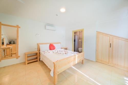 Candle Light Otel – Fethiye, MI