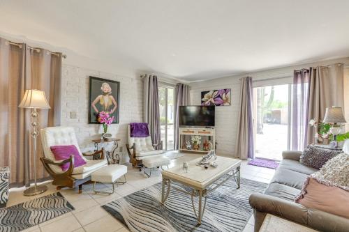 Pool and Hot Tub Access! Chic Condo in Scottsdale