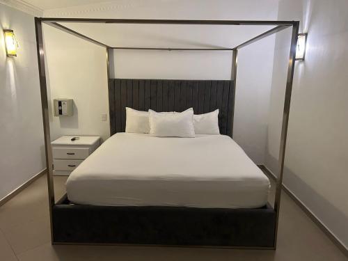 1 queen bed