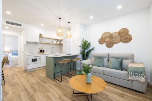 Bright renovated -Terrace -1Bedroom 1Bath, Málaga