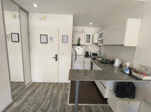 Kitchen, @juanbjustoapartamento in Villa Crespo
