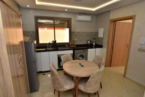 Kitchen, Agadir Vibes 3 appartements & 1 studio modernes au cœur de la ville in Najah