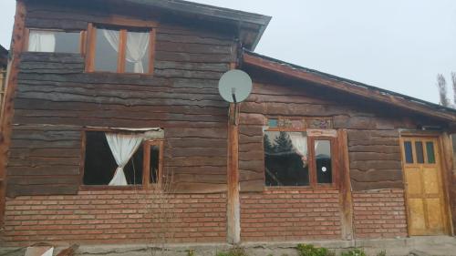 Serendipia Casa de campo en la costa del rio Quemquemtreu Ruta40