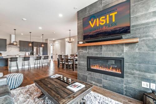 Luxury Downtown Condo - Rendezvous Center 201