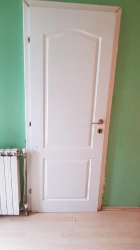 Spacious and Bright 2BR Apartment near City Center, Skopje (fotografie 7)