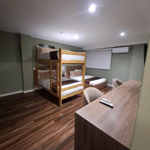 room detail thumbnail 1