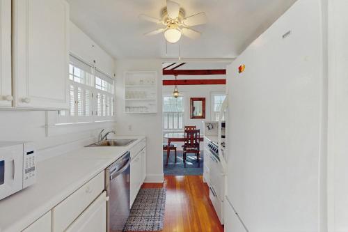 North Fork Waterfront Gem in Схід Маріон