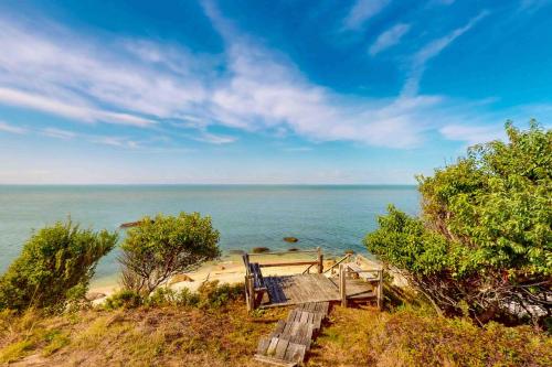 North Fork Waterfront Gem in Схід Маріон