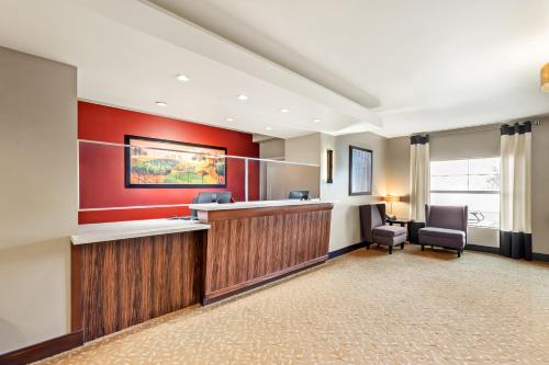 Ledgestone Hotel - image 8