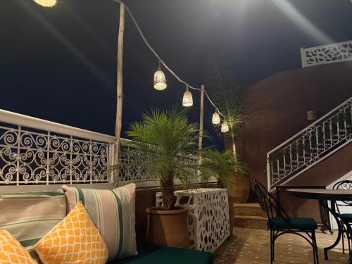 LE 21, EXCLUSIVE LUXURY DUPLEX 400m FROM JEMAA EL FNA PLACE -HAMMAM-JACUZZI-KOUTOUBIA VIEW-ROOF TERRACE -SPEED WIFI, Marrakech (foto 10)