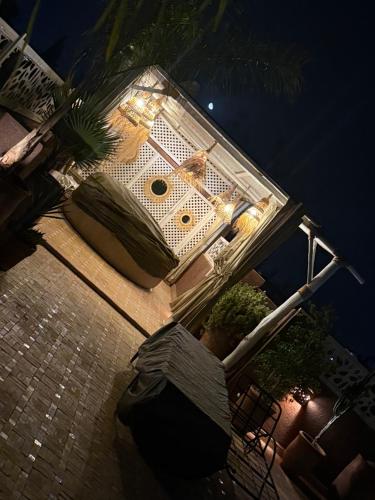LE 21, EXCLUSIVE LUXURY DUPLEX 400m FROM JEMAA EL FNA PLACE -HAMMAM-JACUZZI-KOUTOUBIA VIEW-ROOF TERRACE -SPEED WIFI, Marrakech (foto 5)