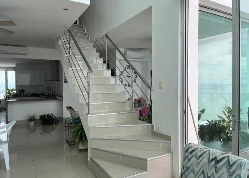 Castillo grande Duplex vista al mar piso 26