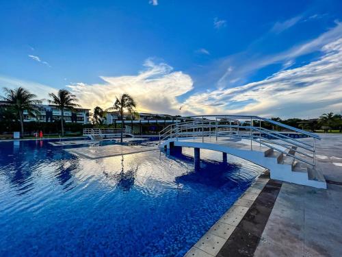 Apartment with access to the beach, pools and spa