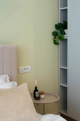 Sunny & Peaceful 3BR with Balcony Near National Theater & Cismigiu Park - image 4