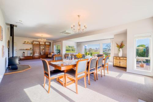 Stunning and Spacious 5-Bedroom Home in Rotorua in Tikitere