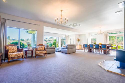 Stunning and Spacious 5-Bedroom Home in Rotorua in Tikitere