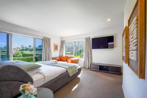Stunning and Spacious 5-Bedroom Home in Rotorua in Tikitere