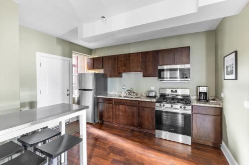3835 W North #2 in Logan Square