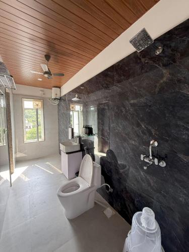 3BR Abode with Plunge Pool and Monsoon place view, Udaipur (foto 8)