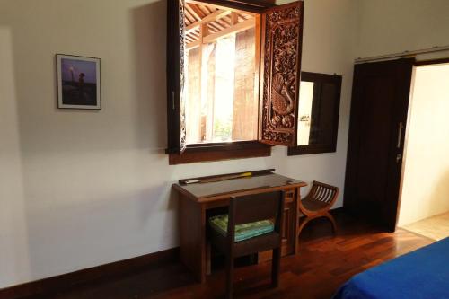 Rumah Lebih - Miniatura 2
