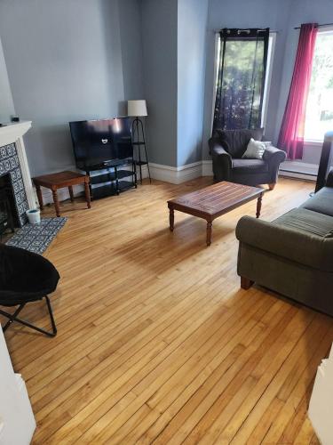 Campbellton Castles in كامب بيلتون