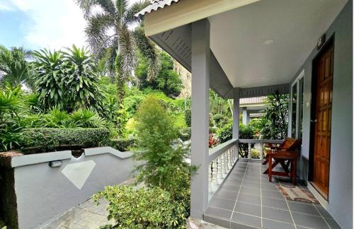 Diamond Cave Resort & Spa in 雷萊海灘