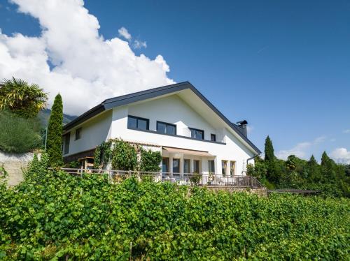  Villa Maria Boutique Apartment St Pauls, Unterkunft in Eppan an der Weinstraße