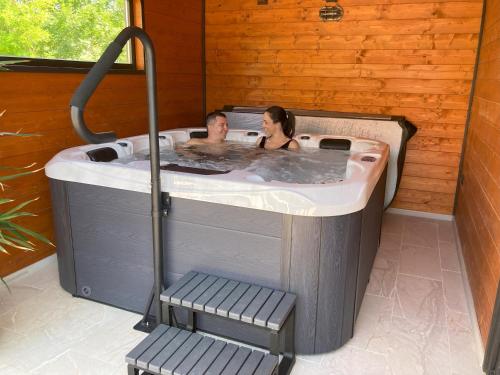 Hot tub, Vinceller Vendeghaz in Liter