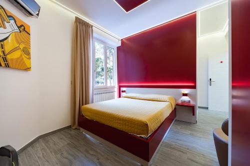 Guesthouse Pop Ideally located in the Vatican area, Guesthouse Pop promises a relaxing and wonderful visit. The property offers a wide range of amenities and perks to ensure you have a great time. Service-minded sta