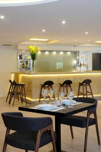 Athens Avenue Hotel - image 3