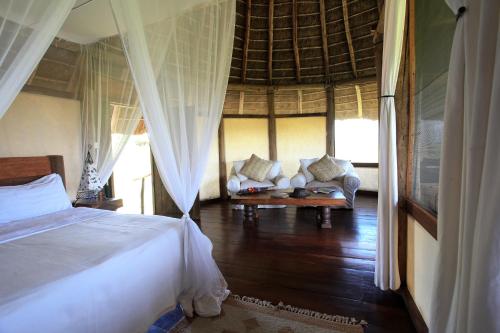 Apoka Safari Lodge