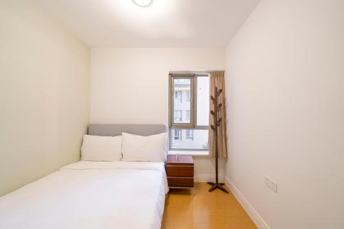 Modern 2BR 1 Living Room Suite Near Xujiahui Metro, Shanghai (foto 8)