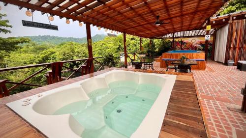 Ecohotel Yachay Dentro del Parque Tayrona Inside Tayrona Park in Калабазо