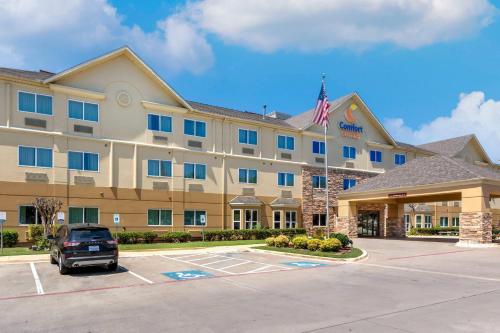 Photo - Comfort Suites North Dallas