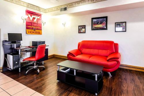 Econo Lodge Christiansburg-Blacksburg I-81 - image 6