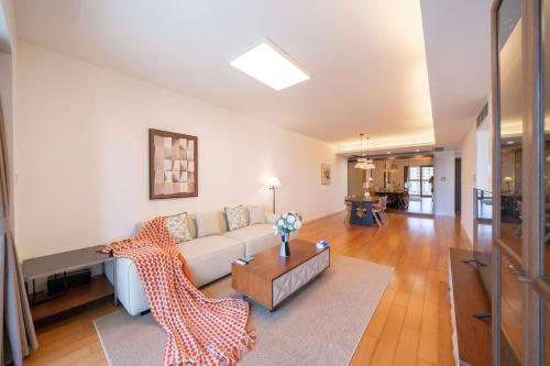 Elegant 2 Bedroom Apartment Yongxin Century Walk to Parks, Szanghaj (zdjęcie 8)