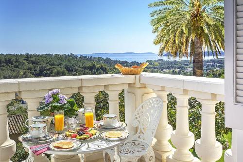 Quadruple Room with Balcony and Sea View