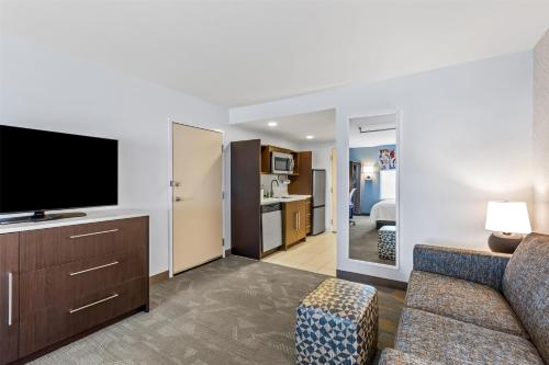 Home2 Suites By Hilton Youngstown - image 11