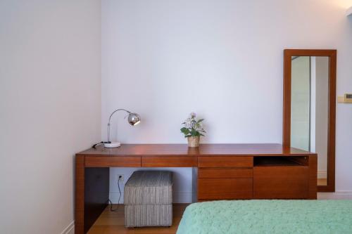 Spacious 2BR Apartment Xujiahui Center Close to Metro, Shanghái