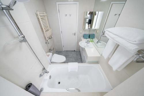 Family Friendly 2 Bedroom Apartment Xujiahui Center, Shanghai (foto 6)